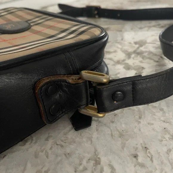 VINTAGE Nova Check Burberry Camera Bag - Picture 5 of 16